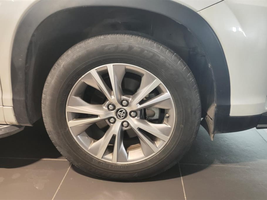 Toyota Highlander 2.0T 4WD Elite 7 мест 2021