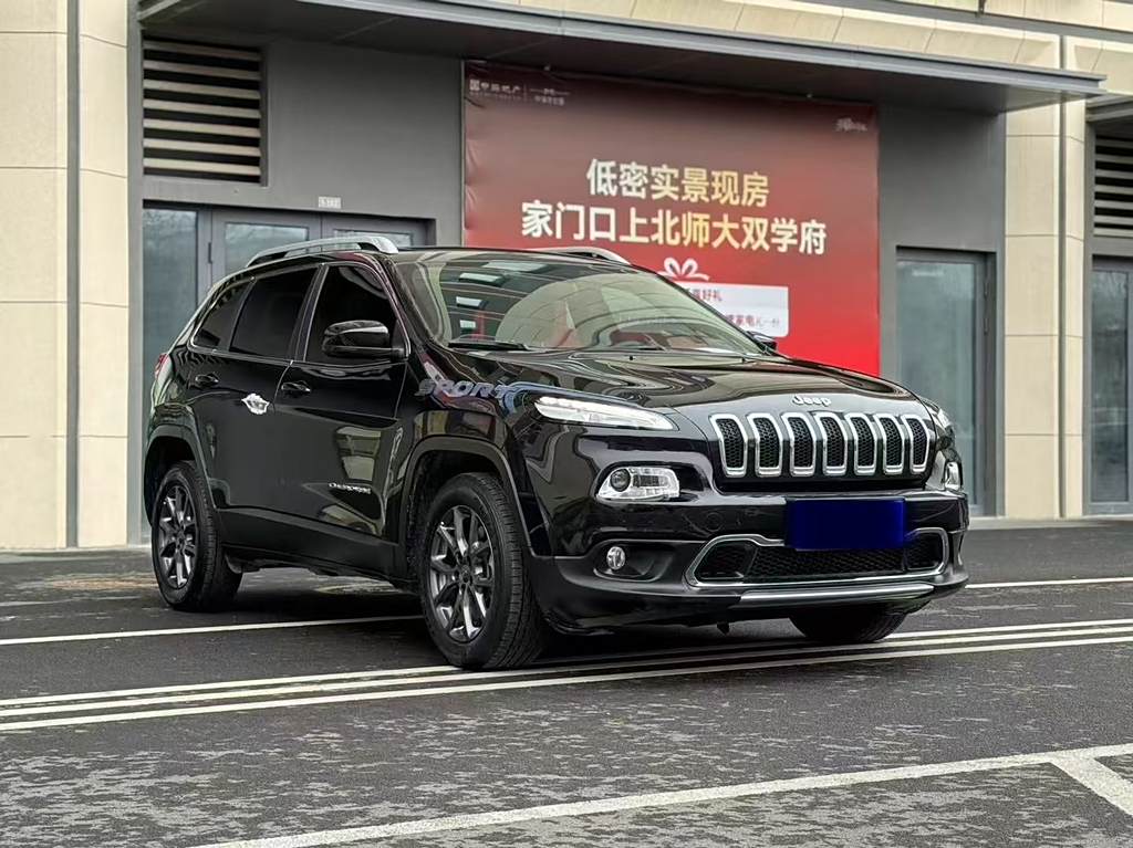 Jeep Cherokee (KL) 2.0L 2WD Safety Enhanced Edition 2020