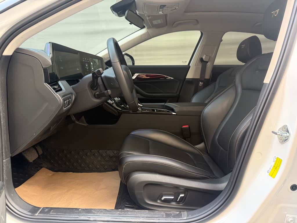 Bestune B70 III 1.5T AT Premium 2022