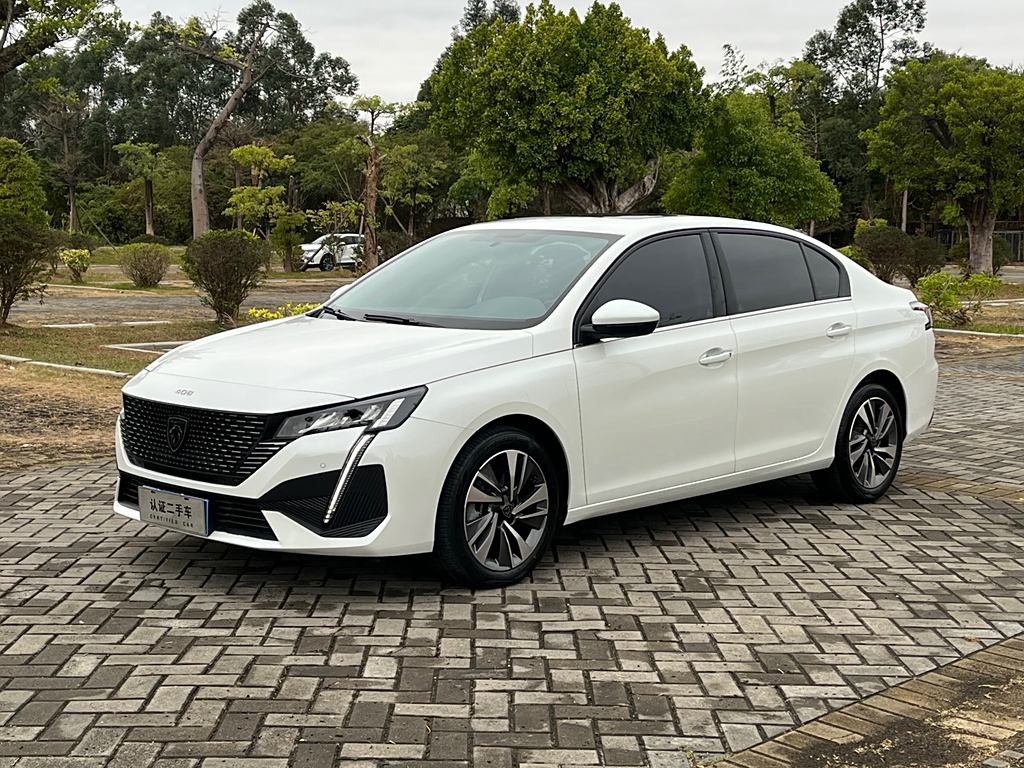 Peugeot 408 2022 1.6T Light Chaser Edition