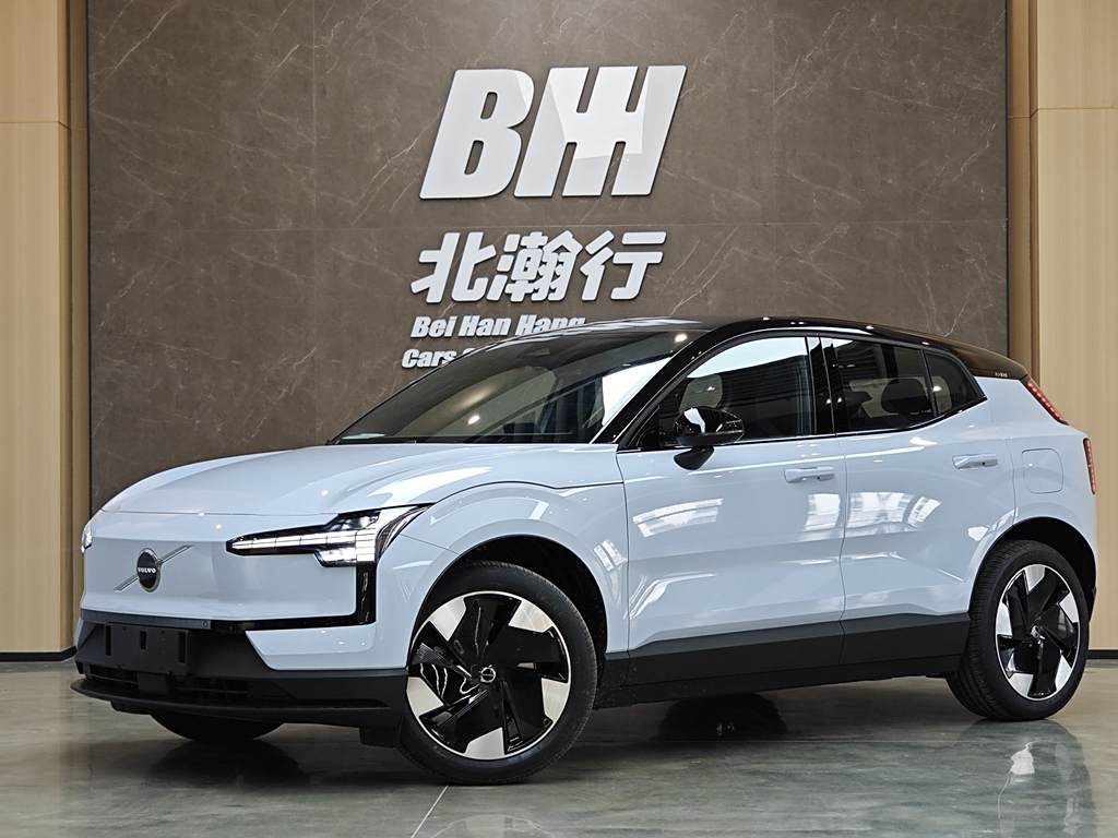 Volvo EX30 2025 Long Range Plus с задним приводом