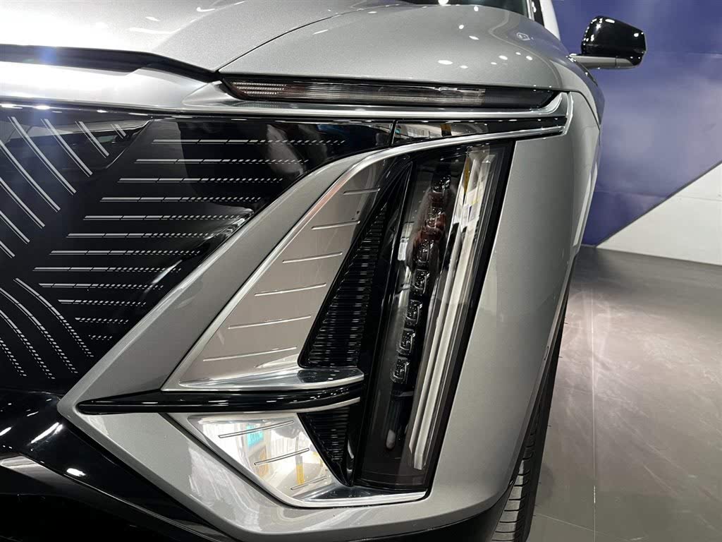 IQ Ruige 2024, задний привод, стандартная дальность хода, комплектация Luxury