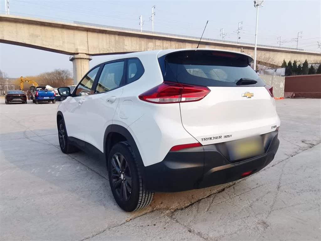 Chevrolet Trax 325T 2021 года, комплектация "Automatic Dynamic", соответствует экологическому стандарту China VI.