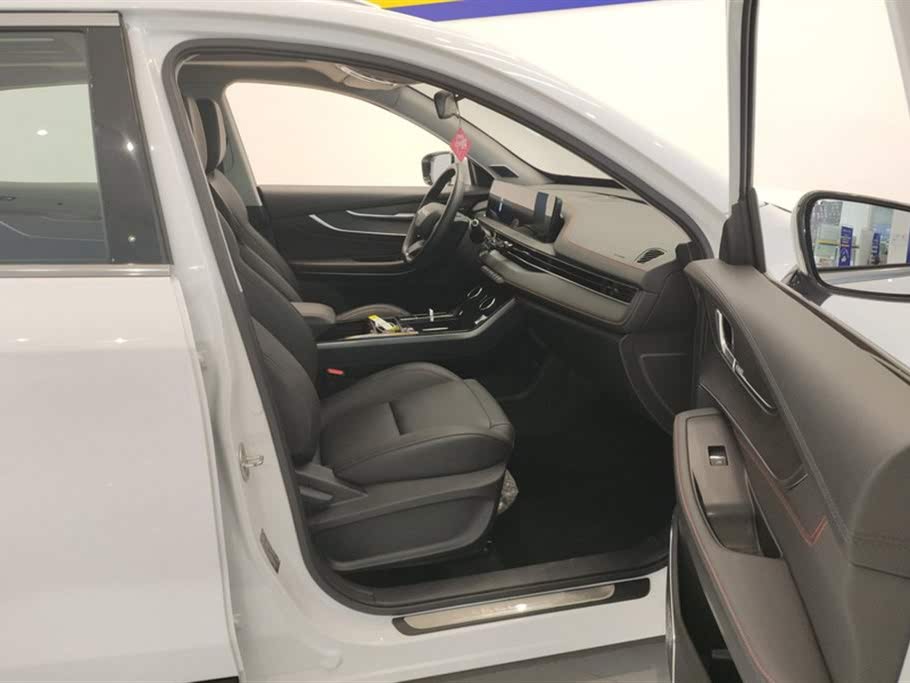 Exeed TXL 2022 модельного года, комплектация "Ветер в парусах", двигатель 1.5T CVT, версия "Всё к лучшему"