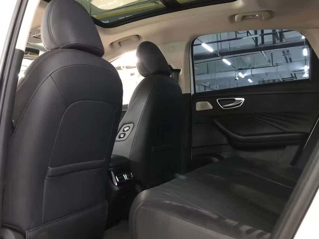 Roewe D7 2023 EV 510 км Flagship (задний привод)