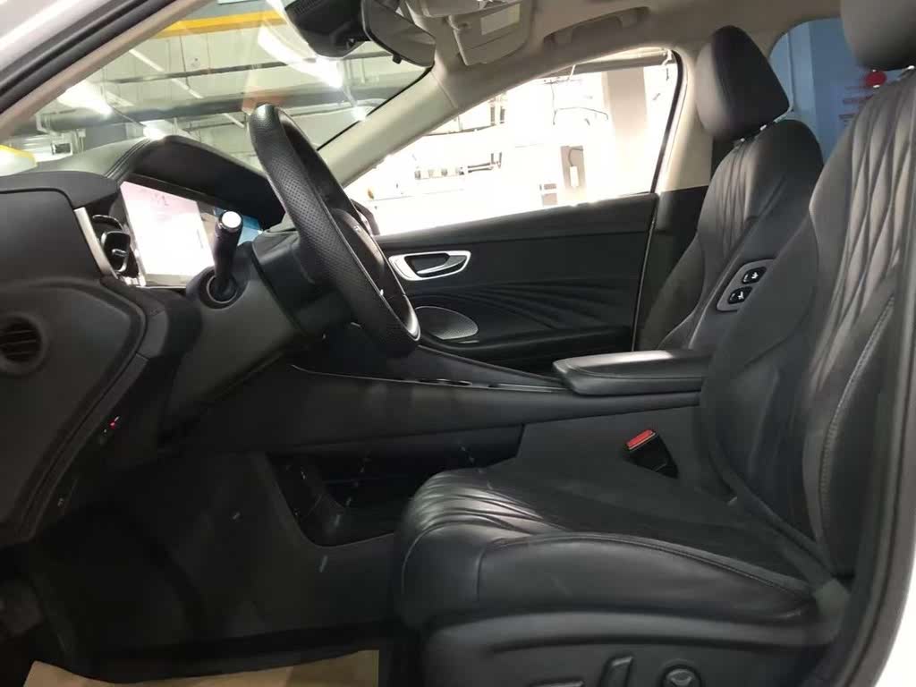 Roewe D7 2023 EV 510 км Flagship (задний привод)