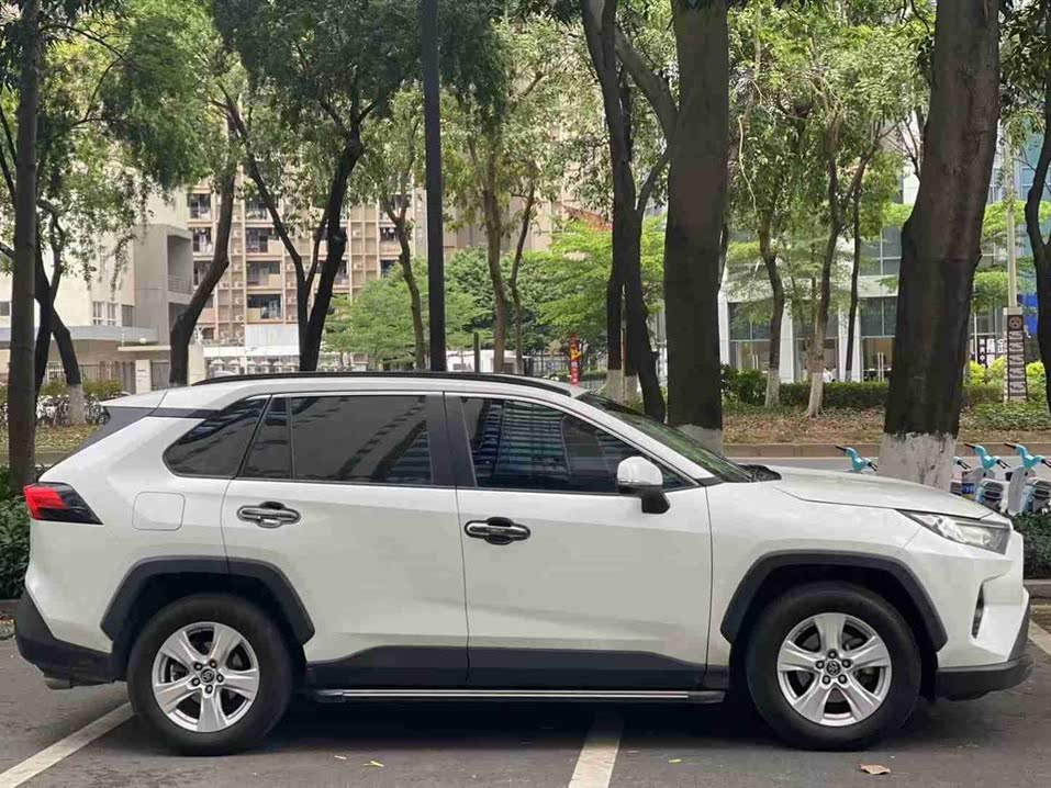 Toyota RAV4 2.0 CVT 2WD Urban 2022