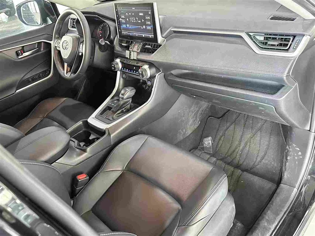 Toyota RAV4 (Harrier) 2022 2.0 CVT 2WD Luxury Plus