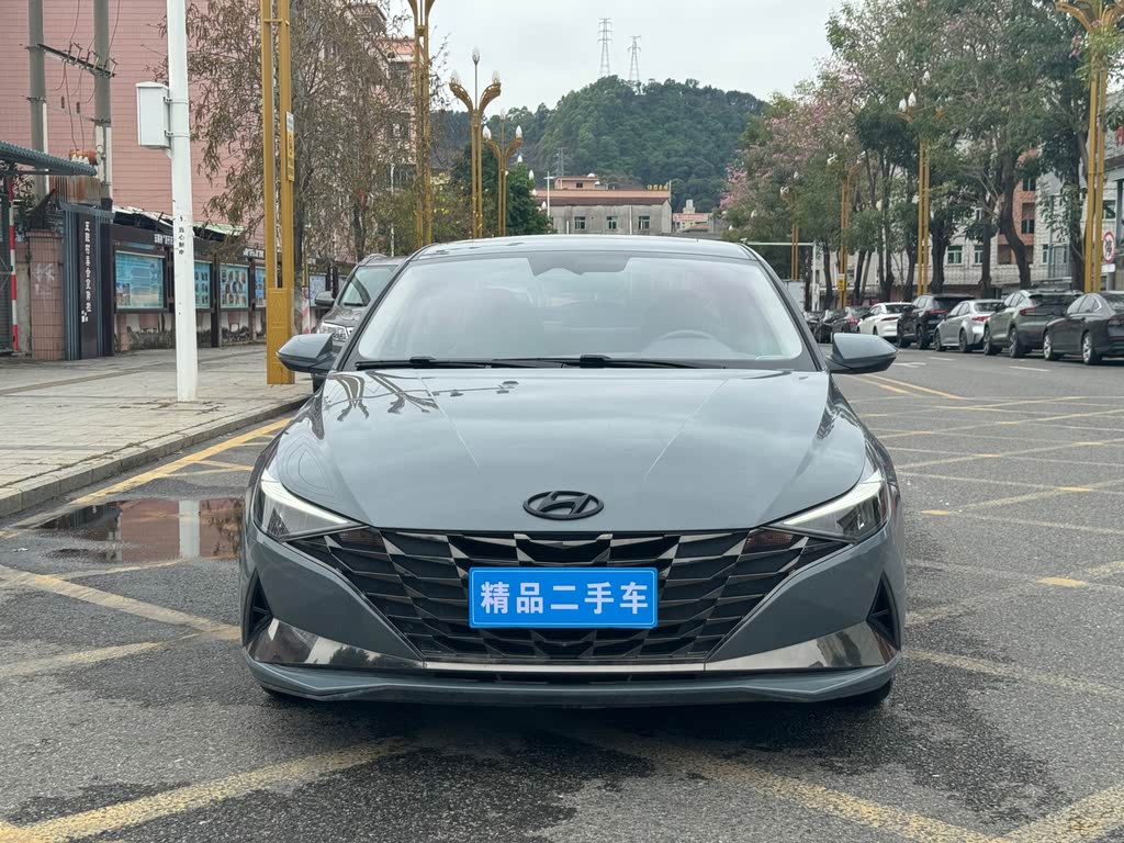 Hyundai Elantra 2021 1.5 CVT LUX
