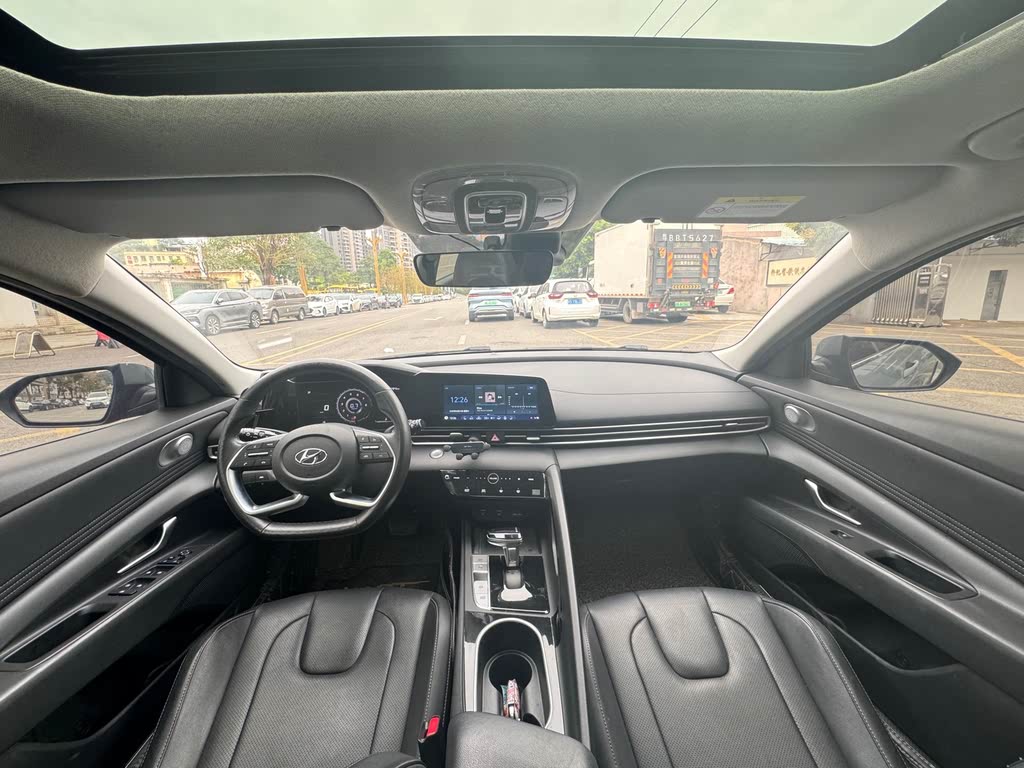 Hyundai Elantra 2021 1.5 CVT LUX