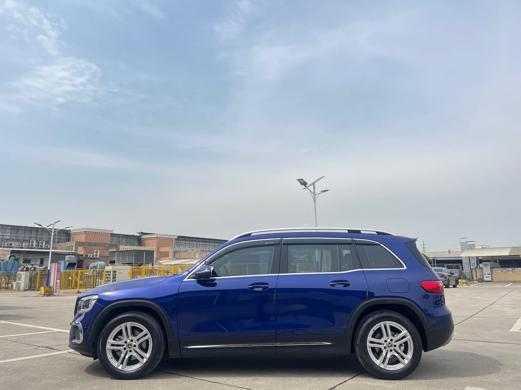 Mercedes-Benz GLB 180 Dynamic 2021
