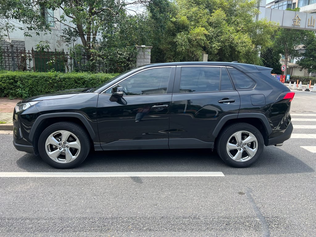 Toyota RAV4 2.0 CVT 2WD Fengshang Plus 2022