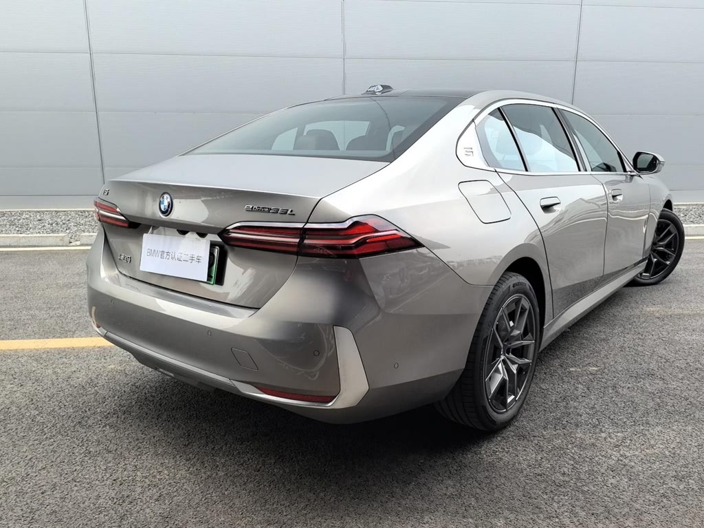 BMW i5 eDrive35L Luxury Line 2024