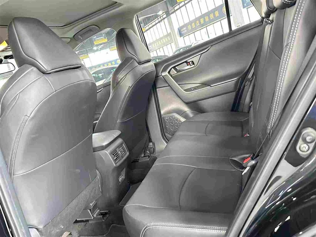 Toyota RAV4 (Harrier) 2022 2.0 CVT 2WD Luxury Plus