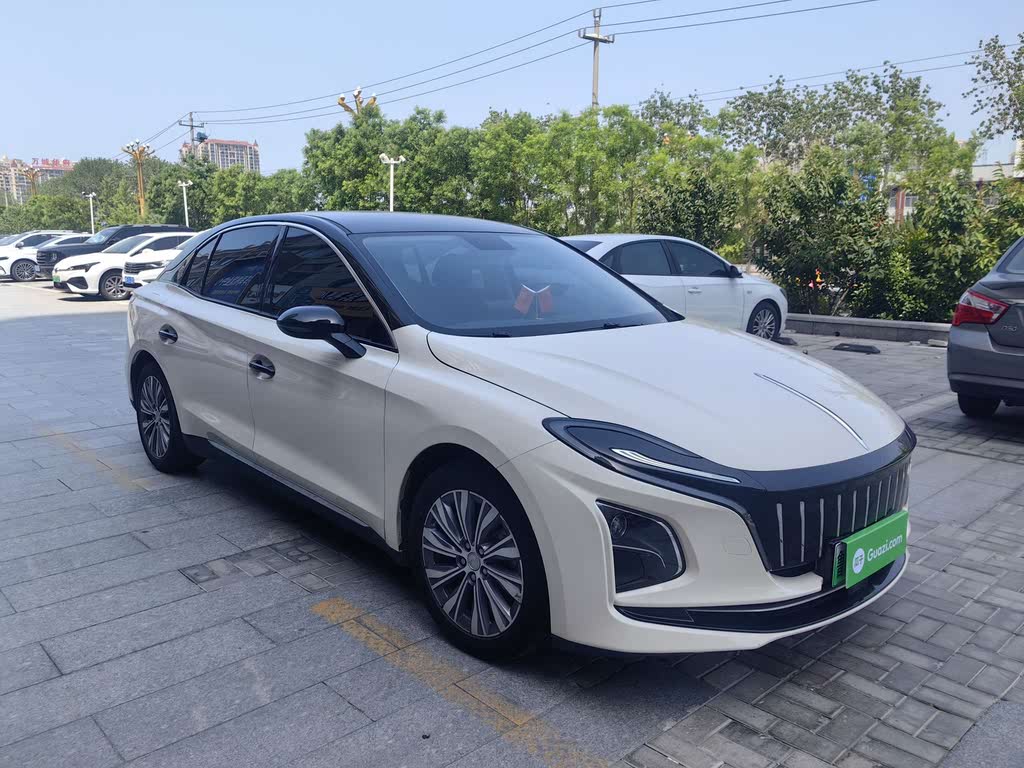 Hongqi E-QM5 2023 620km PLUS