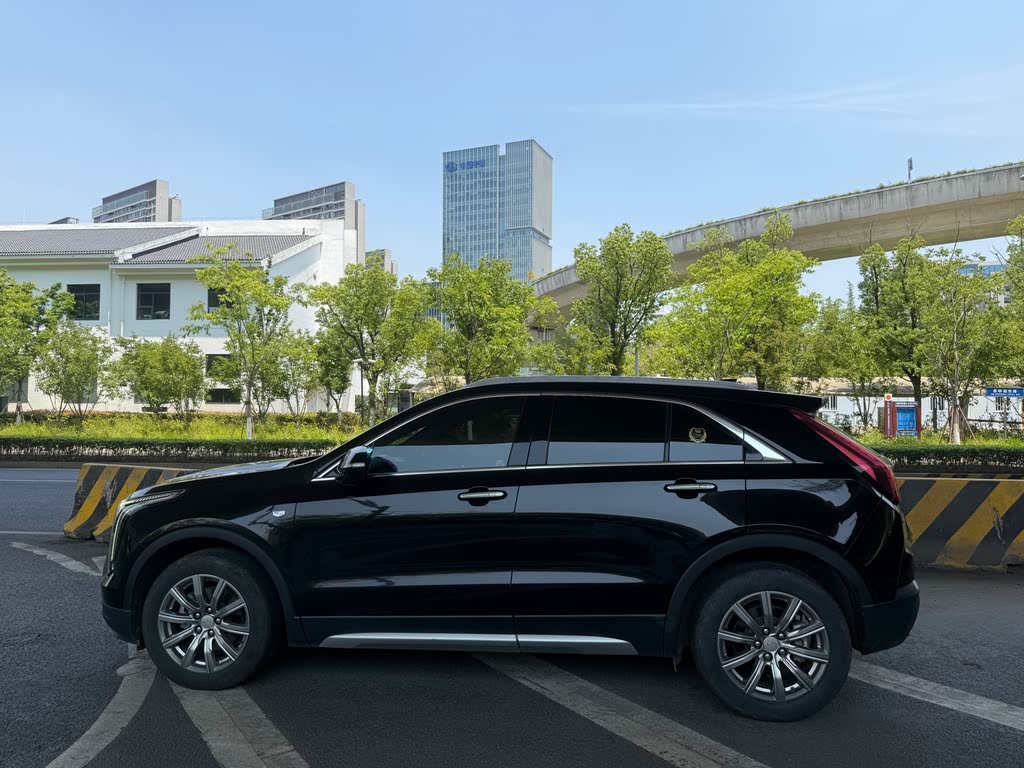 Cadillac XT4 28T Luxury (2WD) 2020 модельного года (рестайлинг)