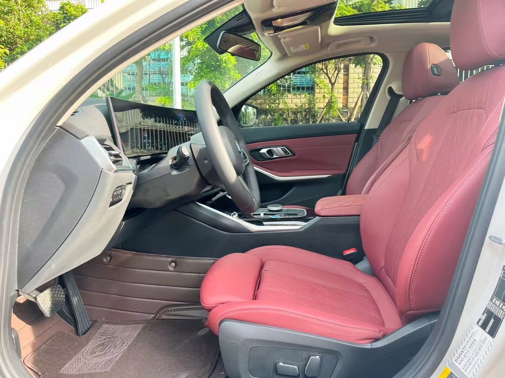 BMW i3 eDrive 35L (2024)