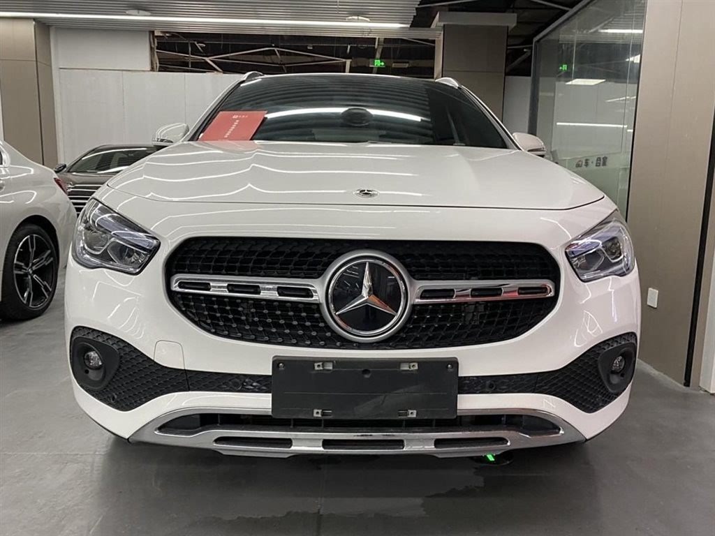 Mercedes-Benz GLA 180 (2020)