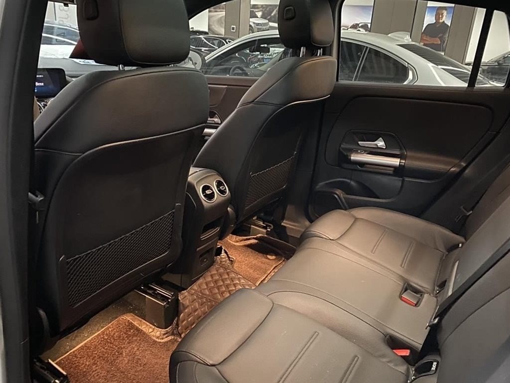 Mercedes-Benz GLA 180 (2020)