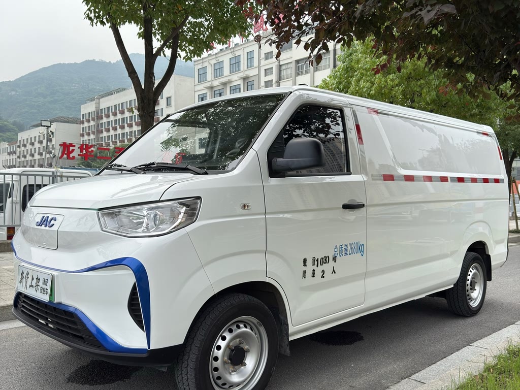 Luen Cat 2023 M1 (аккумулятор Guoxuan High-Tech 40.55kWh, флагманская версия)