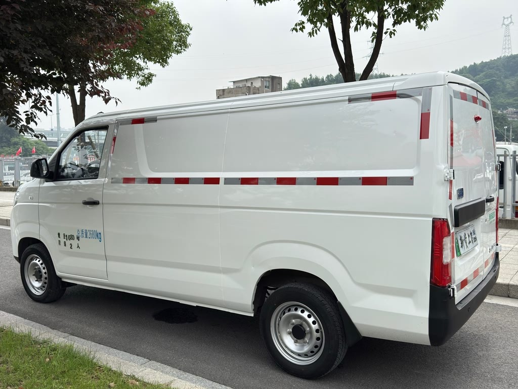 Luen Cat 2023 M1 (аккумулятор Guoxuan High-Tech 40.55kWh, флагманская версия)