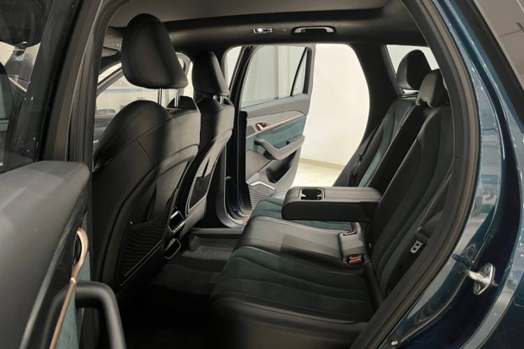 Geely Monjaro 2021