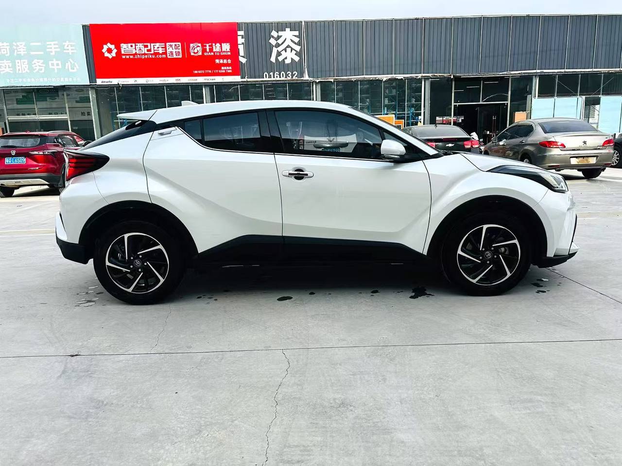 TOYOTA C-HR Deluxe Edition 2021