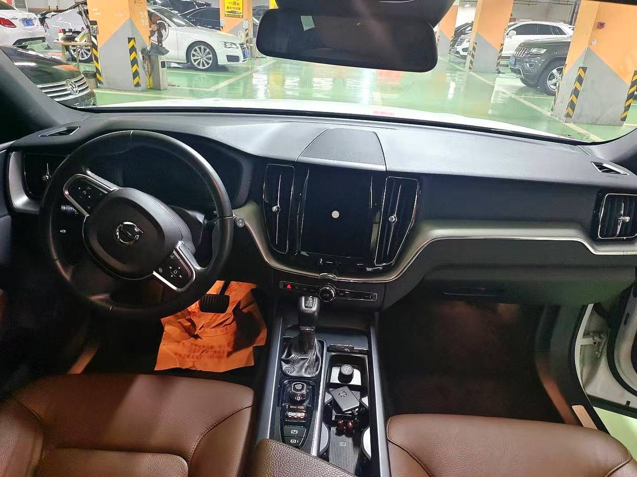 VOLVO XC60 2021