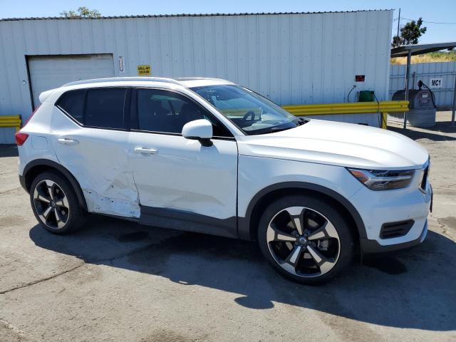VOLVO XC40 T4 MOMENTUM 2018
