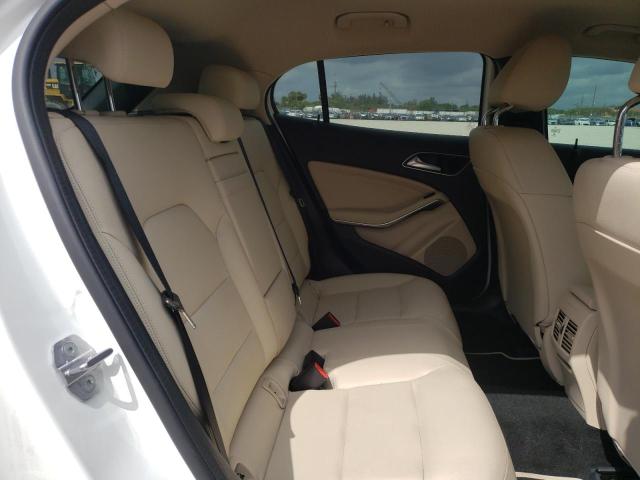 MERCEDES-BENZ GLA 250 2020