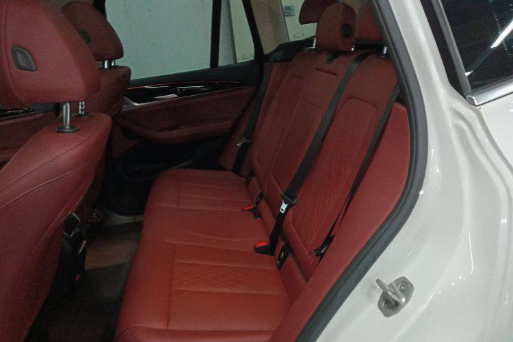 BMW iX3	2022