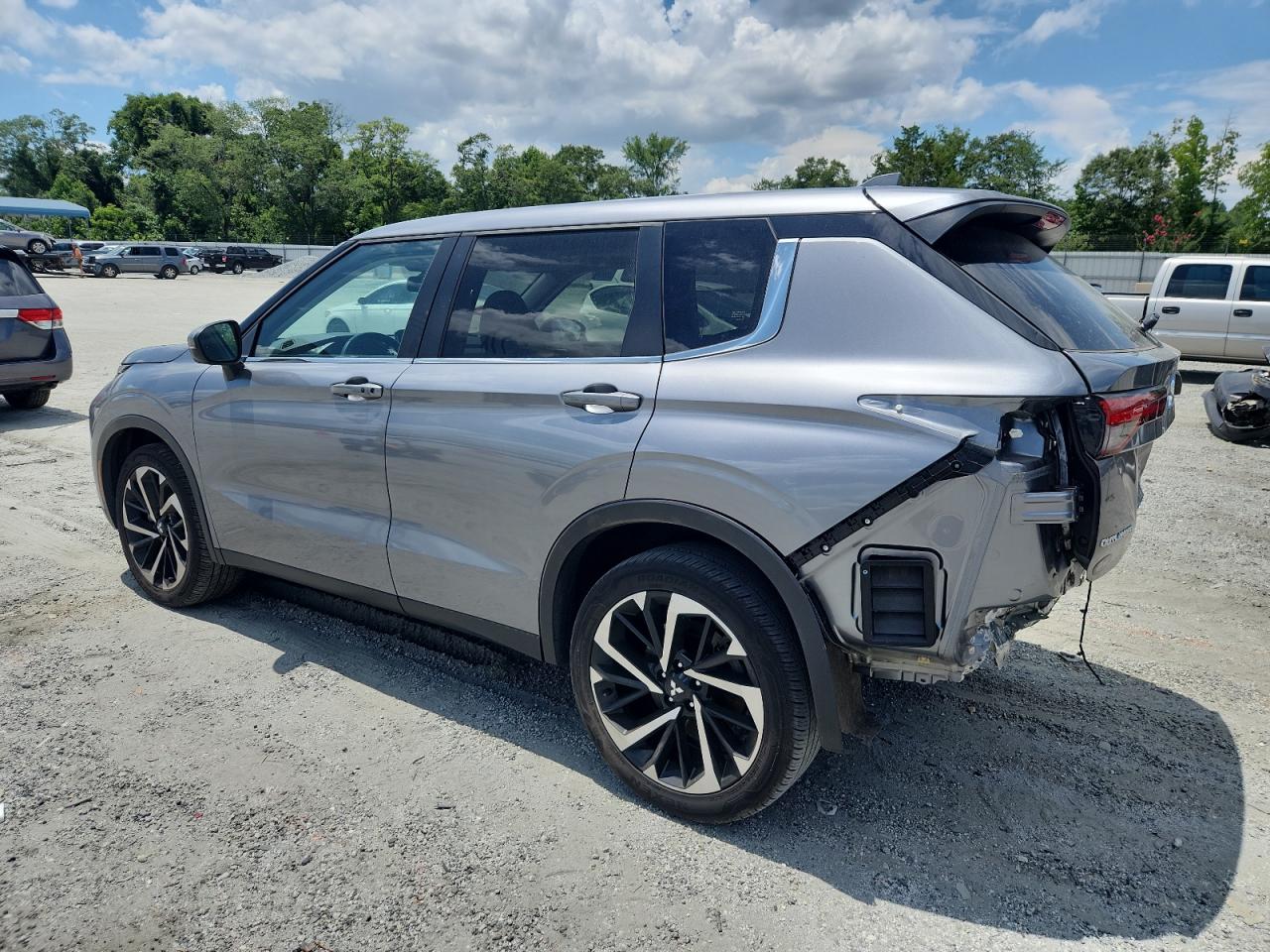 MITSUBISHI OUTLANDER SE 2023