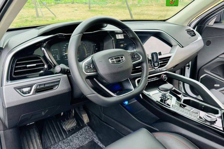 Geely Tugella 2021