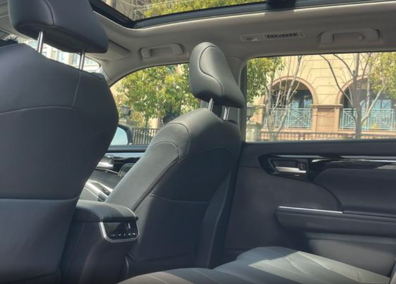 TOYOTA HIGHLANDER HYBRID Luxury Edition 2022