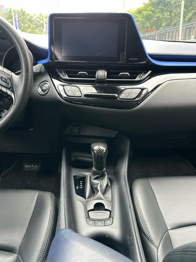 TOYOTA C-HR 2021