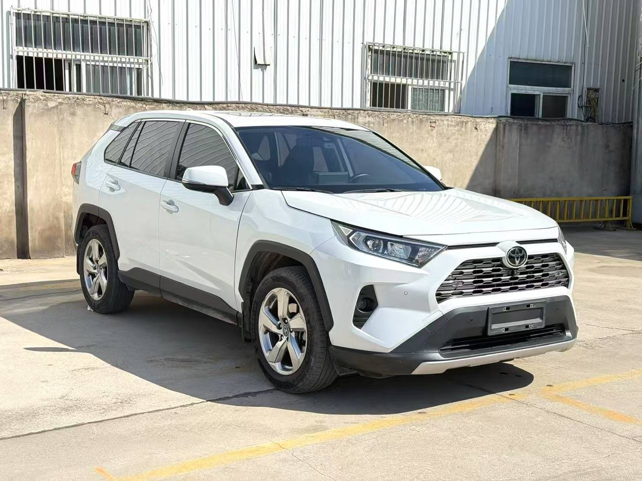 TOYOTA RAV4 2021