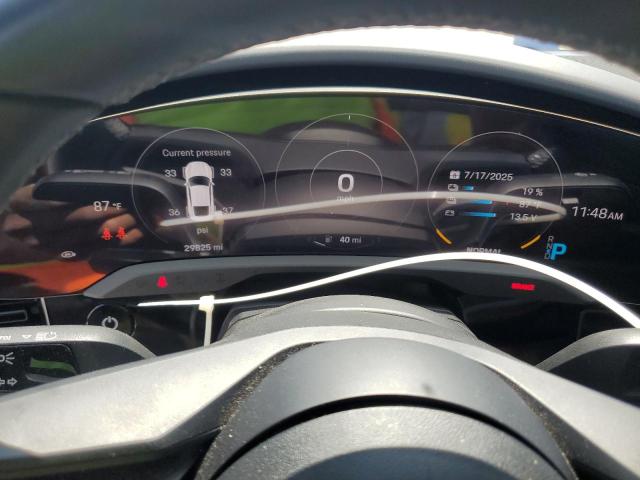 PORSCHE TAYCAN 2021