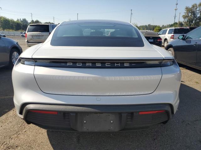 PORSCHE TAYCAN 2022