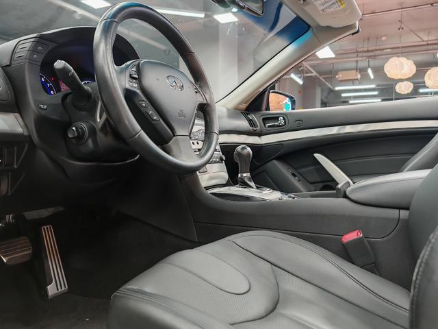 INFINITI G37 2010