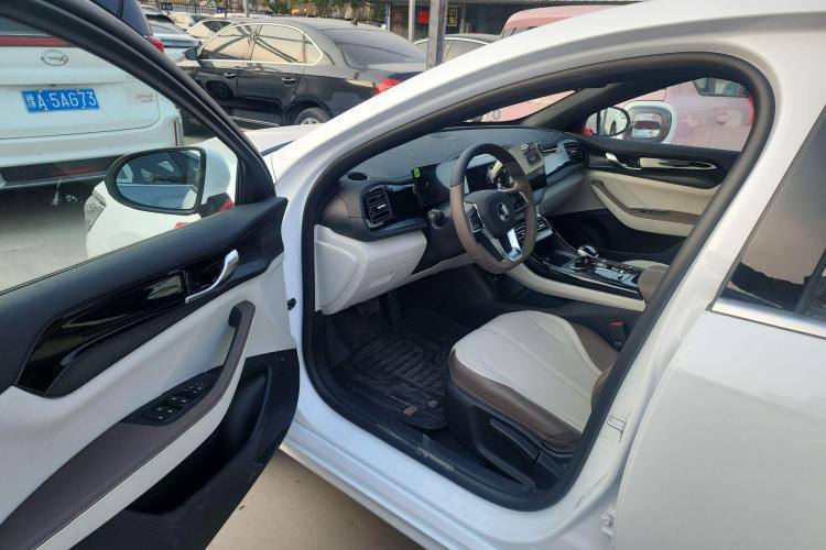 BYD Qin PLUS Honor Edition DM-i 55KM Leading Model 2024