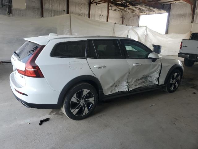 VOLVO V60 CROSS COUNTRY 2022