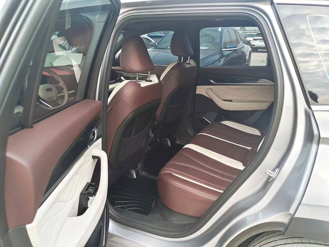 Geely Monjaro 2021