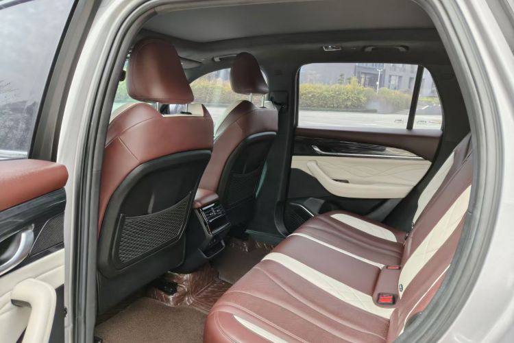 Geely Monjaro 2021