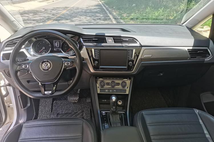 VOLKSWAGEN TOURAN L 280TSI 2018