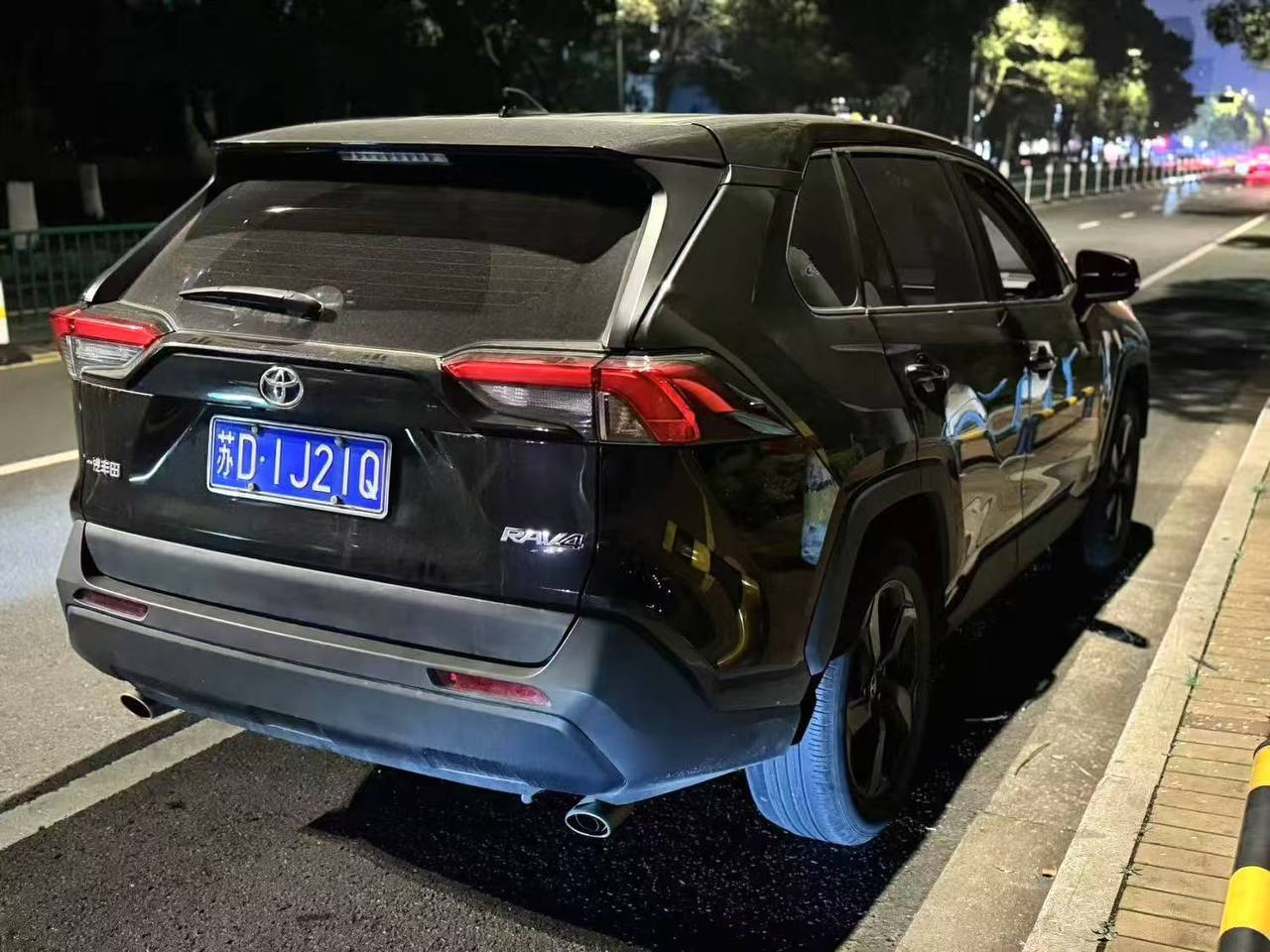 TOYOTA RAV4 2021