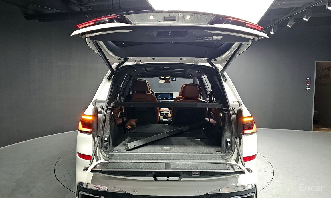 2023 BMW X7 I (G07) Рестайлинг xDrive 40i M Sport 6STR с пробегом 13 381 км