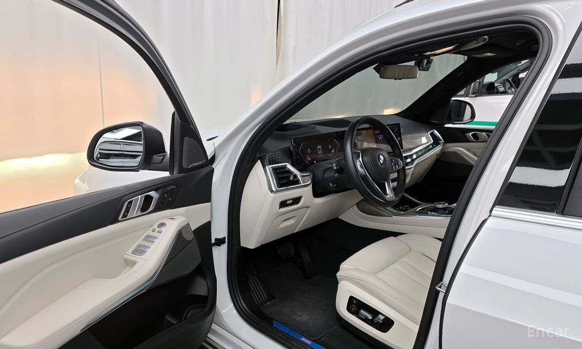 2023 BMW X7 I (G07) Рестайлинг xDrive 40d Design Pure Excellence 6-Seater с пробегом 30 828 км