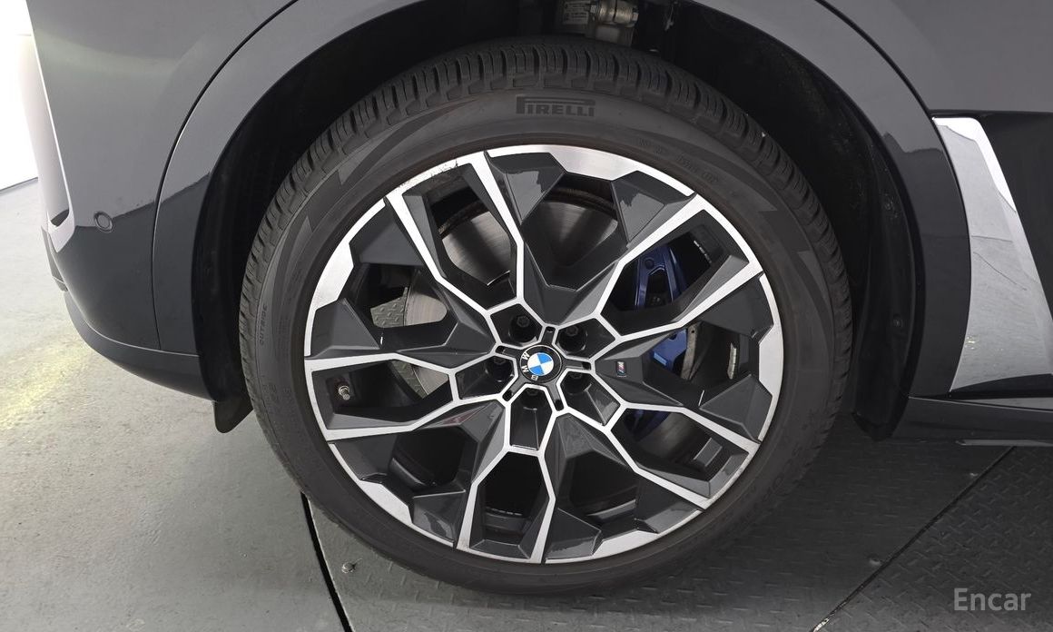 2023 BMW X7 I (G07) Рестайлинг xDrive 40i M Sport 6STR с пробегом 40 095 км