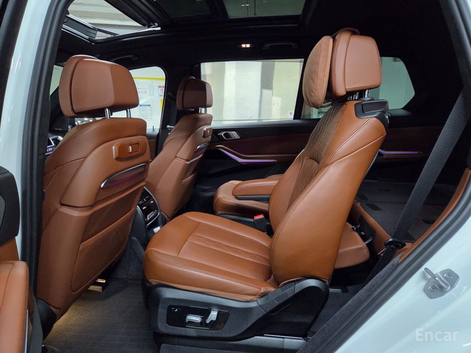2023 BMW X7 I (G07) Рестайлинг xDrive 40i M Sport 6STR с пробегом 35 875 км