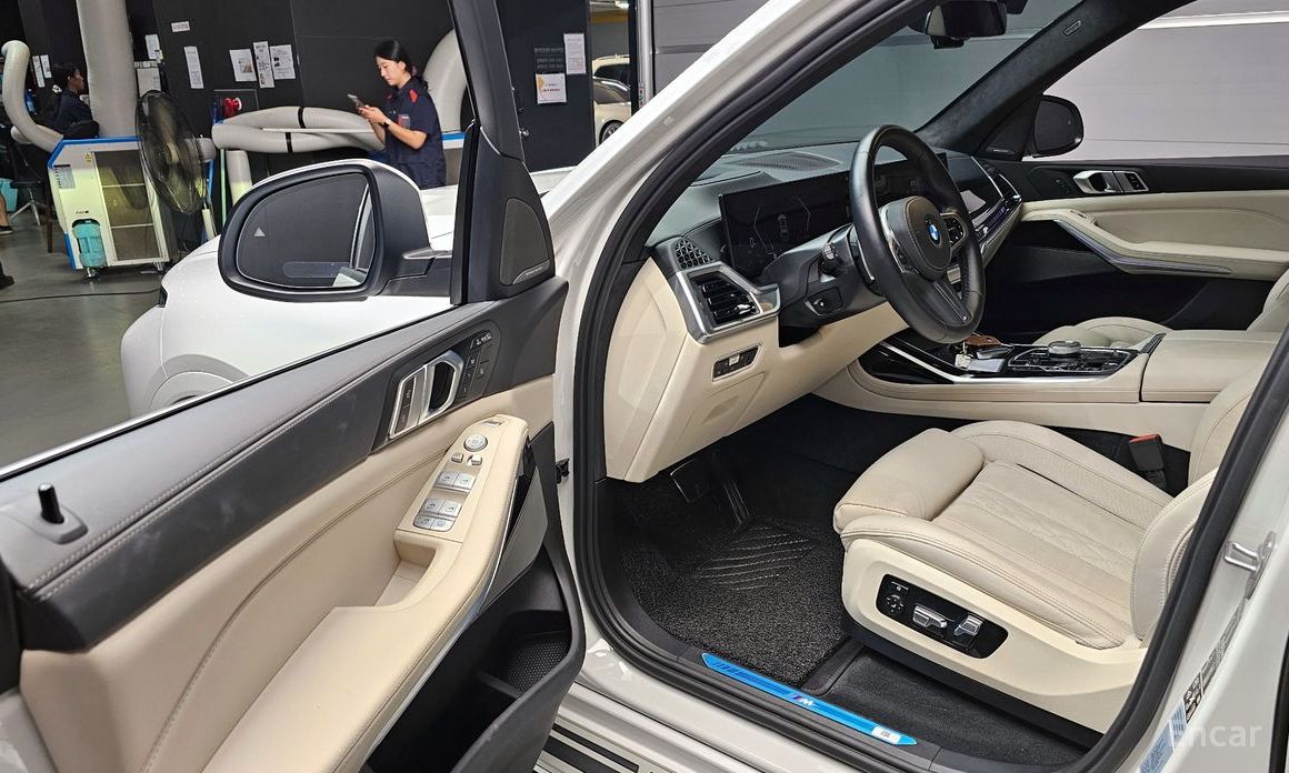 2023 BMW X7 I (G07) Рестайлинг xDrive 40i M Sport 6STR с пробегом 22 029 км